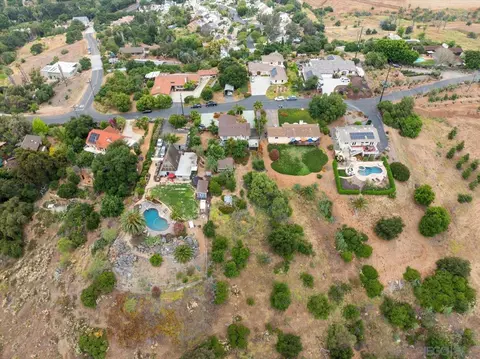 2326 Peet Ln, Escondido, CA 92025 photo 32