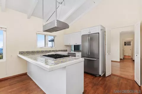 5651 Ladybird Ln, La Jolla, CA 92037 photo 10