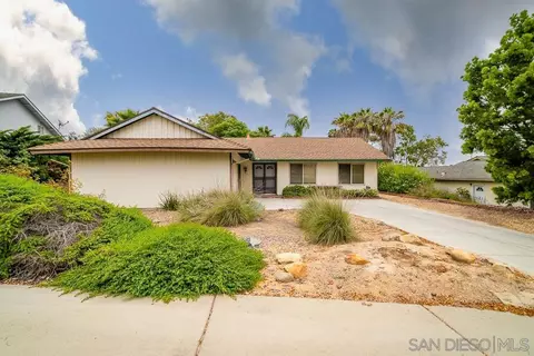 561 Stewart Dr, Vista, CA 92083