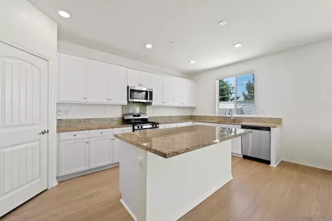 Kitchen - 27568 Cloudy Peak Way, Menifee, CA 92584 photo 1 of 6