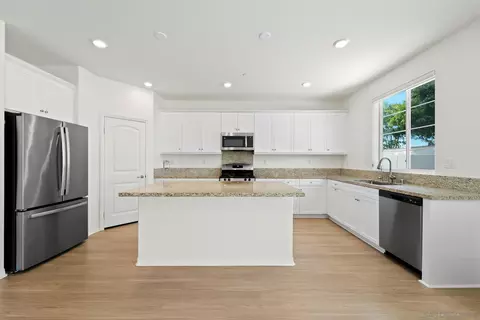 Kitchen - 27568 Cloudy Peak Way, Menifee, CA 92584 photo 2 of 6
