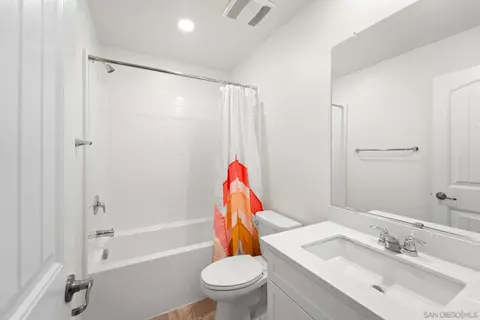 Bath - 27568 Cloudy Peak Way, Menifee, CA 92584 photo 3 of 3