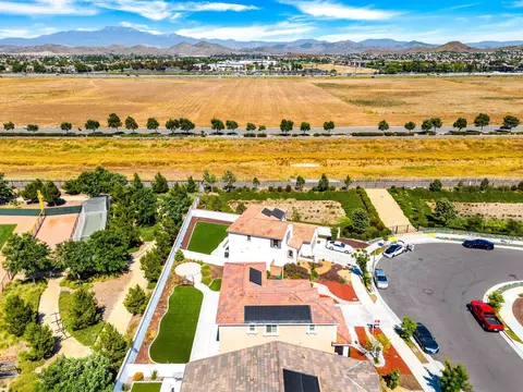 View/Area - 27568 Cloudy Peak Way, Menifee, CA 92584 photo 3 of 10