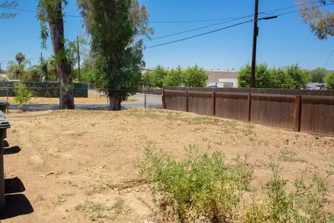 Exterior - 212 11th St, Ramona, CA 92065 photo 7 of 11