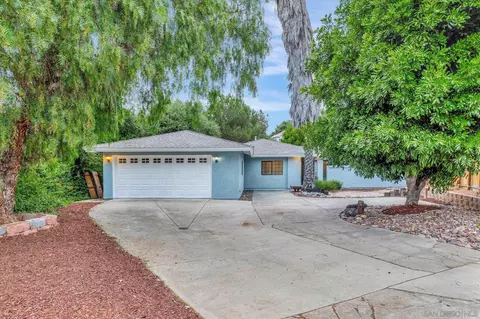 1081 Chelsea Ct, Vista, CA 92084