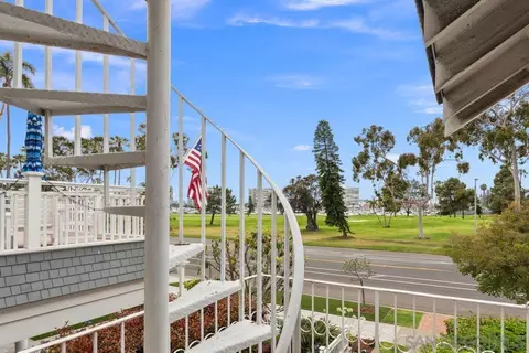 Exterior - 1122 Glorietta Blvd, Coronado, CA 92118 photo 5 of 9