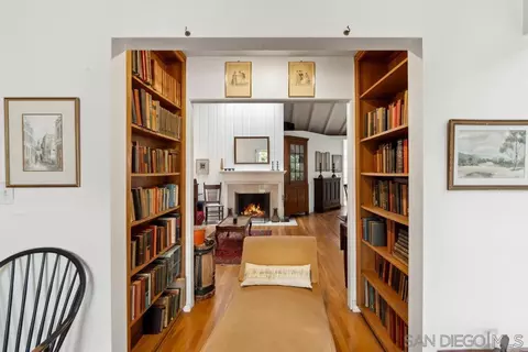 Entry Way - 1122 Glorietta Blvd, Coronado, CA 92118 photo 1 of 4