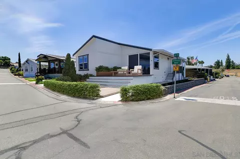 1750 Citracado Pkwy #40, Escondido, CA 92029