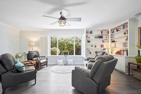 Living - 860 Ora Avo, Vista, CA 92084 photo 2 of 4