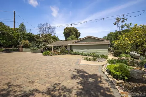 Exterior - 860 Ora Avo, Vista, CA 92084 photo 4 of 14