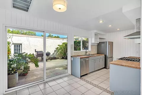 Kitchen - 3654 Spyglass Way, Oceanside, CA 92056 photo 5 of 6