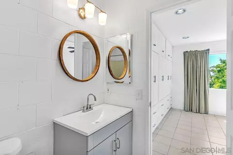 Bath - 3654 Spyglass Way, Oceanside, CA 92056 photo 1 of 3