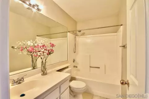 Bath - 29601 Cara Way, Temecula, CA 92591 photo 1 of 3