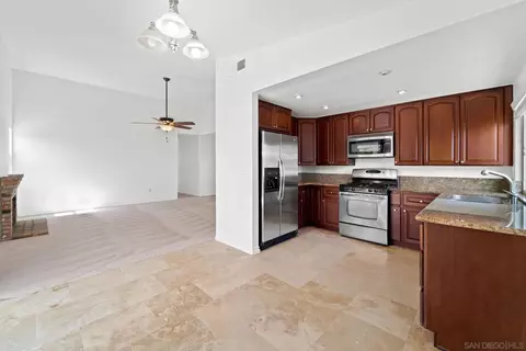 Kitchen - 10174 W Glendon Cir, Santee, CA 92071 photo 4 of 7