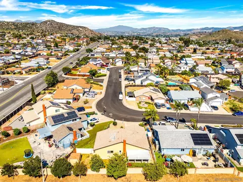 View/Area - 10174 W Glendon Cir, Santee, CA 92071 photo 3 of 6