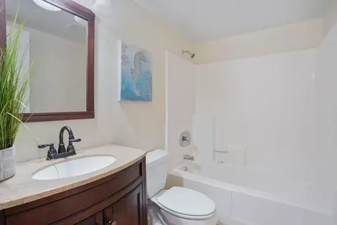 Bath - 1674 Bronco Way, Oceanside, CA 92057 photo 4 of 4