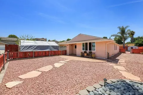 9425 Pryor Dr, Santee, CA 92071