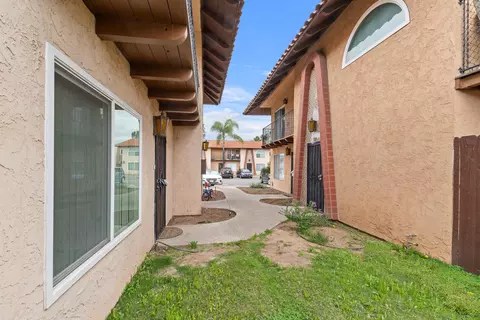 516 S Anza, El Cajon, CA 92020 photo 5