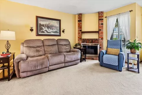 239 Espanas Gln, Escondido, CA 92026 photo 2