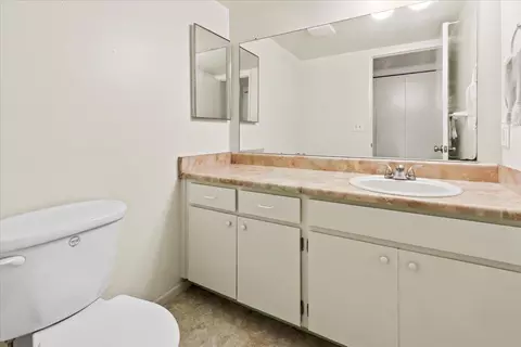 239 Espanas Gln, Escondido, CA 92026 photo 8