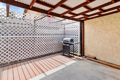 239 Espanas Gln, Escondido, CA 92026 photo 15