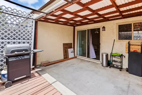 239 Espanas Gln, Escondido, CA 92026 photo 17