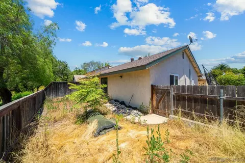 Exterior - 2117 Pepper Tree Pl, Escondido, CA 92026 photo 14 of 15