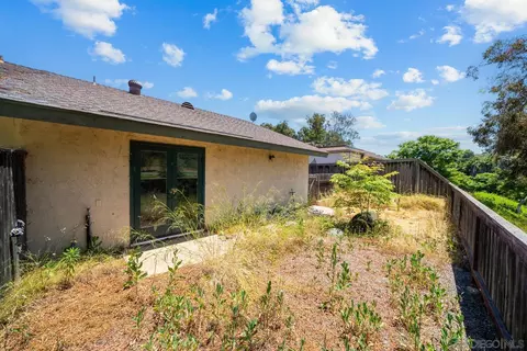 Exterior - 2117 Pepper Tree Pl, Escondido, CA 92026 photo 8 of 15