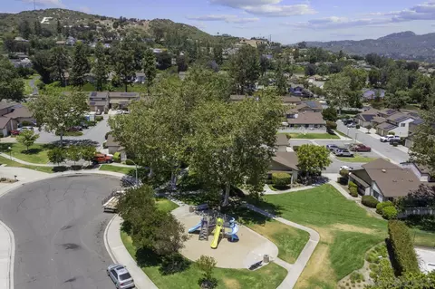 View/Area - 2117 Pepper Tree Pl, Escondido, CA 92026 photo 3 of 6