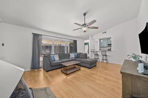 Living - 2117 Pepper Tree Pl, Escondido, CA 92026 photo 2 of 3