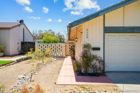 Exterior - 2117 Pepper Tree Pl, Escondido, CA 92026 photo 12 of 15
