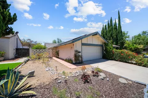 Exterior - 2117 Pepper Tree Pl, Escondido, CA 92026 photo 2 of 15