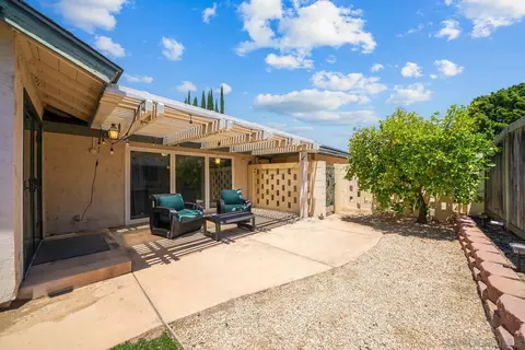 Exterior - 2117 Pepper Tree Pl, Escondido, CA 92026 photo 5 of 15