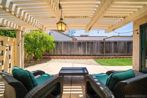 Exterior - 2117 Pepper Tree Pl, Escondido, CA 92026 photo 3 of 15