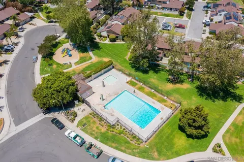 View/Area - 2117 Pepper Tree Pl, Escondido, CA 92026 photo 4 of 6