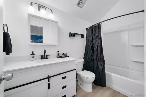 Bath - 4173 Terry St, Oceanside, CA 92056 photo 4 of 4