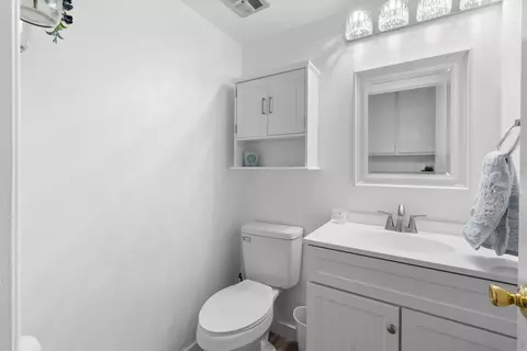 Bath - 4173 Terry St, Oceanside, CA 92056 photo 3 of 4