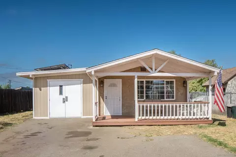 Exterior - 629 9th St, Ramona, CA 92065 photo 1 of 5