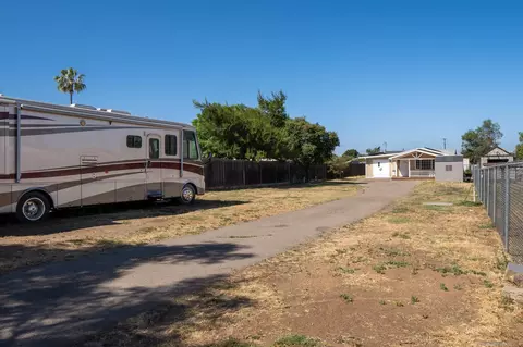Exterior - 629 9th St, Ramona, CA 92065 photo 4 of 5