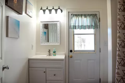 Bath - 629 9th St, Ramona, CA 92065 photo 1 of 3
