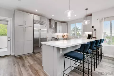 1976 Diamond St, San Diego, CA 92109