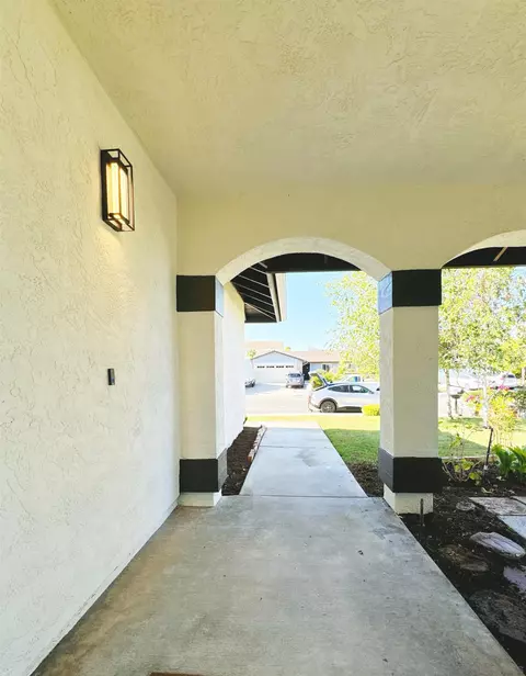 3777 Stanford Dr, Oceanside, CA 92056 photo 2