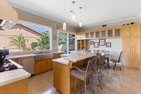 7648 Caminito Coromandel, La Jolla, CA 92037 photo 23