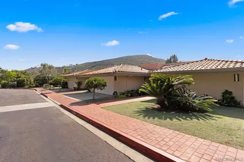 7648 Caminito Coromandel, La Jolla, CA 92037 photo 6