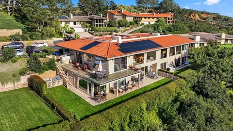 7648 Caminito Coromandel, La Jolla, CA 92037 photo 3