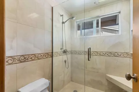 7648 Caminito Coromandel, La Jolla, CA 92037 photo 10