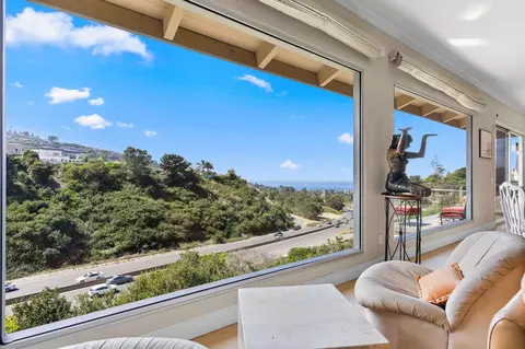 7648 Caminito Coromandel, La Jolla, CA 92037 photo 18