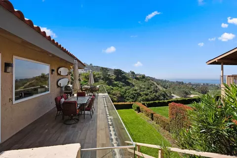 7648 Caminito Coromandel, La Jolla, CA 92037 photo 27