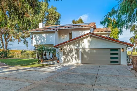 Exterior - 5299 Olive Hill Rd, Fallbrook, CA 92028 photo 3 of 17