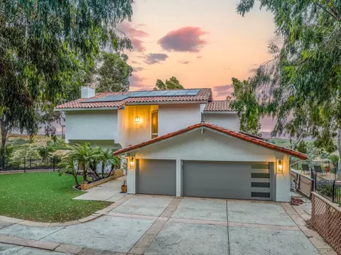 5299 Olive Hill Rd, Fallbrook, CA 92028